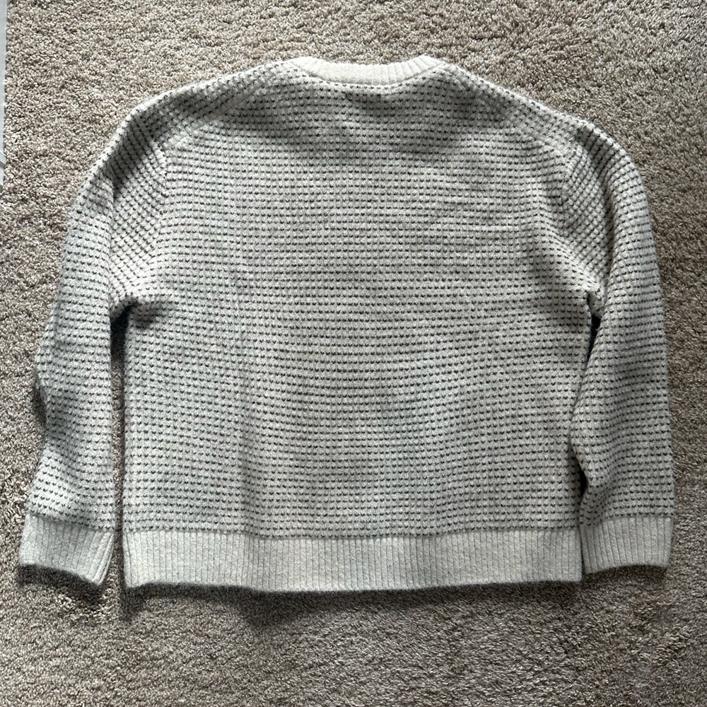 A&F Men's Essential Crew Sweater - Picture 7 of 9